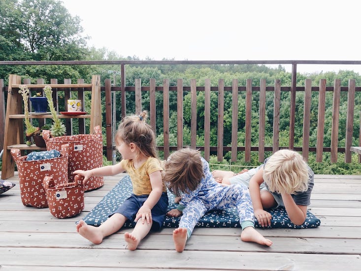 Tapis de famille à hauteur d'enfant